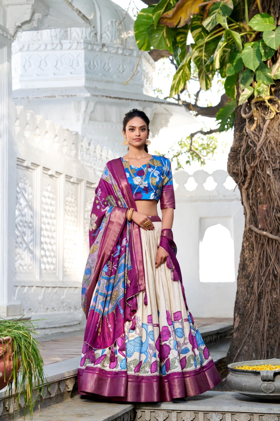 Presenting a perfectly blendedTussar silk lehenga for festive season to charm your look!β¨ - Navratri And other Festival